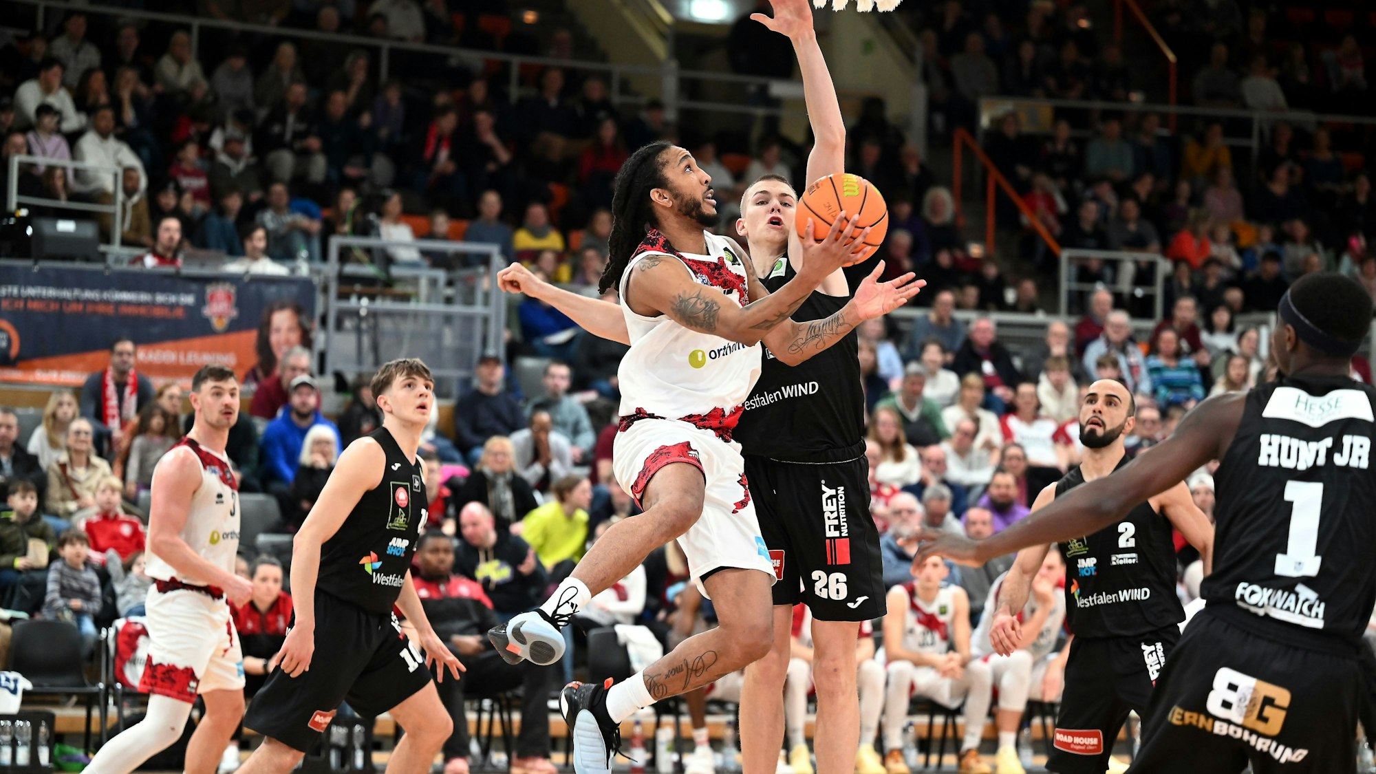 08.02.2025, Basketball-Bayer Giants Lev-Paderborn
am Ball: Donte Nicholas (Bayer)
Foto: Uli Herhaus