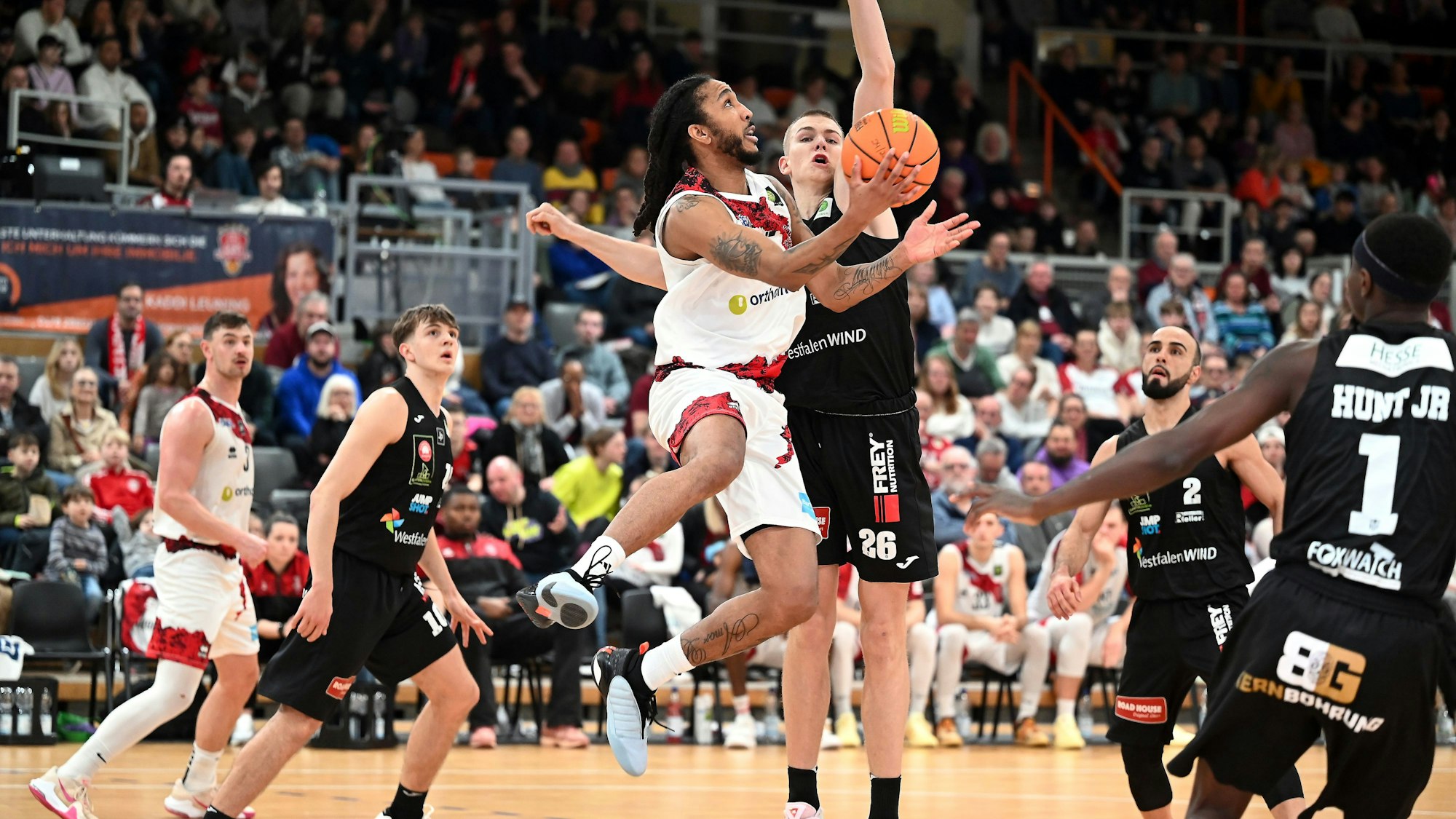 08.02.2025, Basketball-Bayer Giants Lev-Paderborn
am Ball: Donte Nicholas (Bayer)
Foto: Uli Herhaus