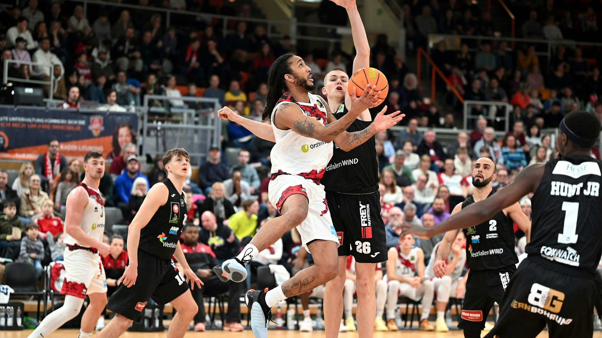 08.02.2025, Basketball-Bayer Giants Lev-Paderborn
am Ball: Donte Nicholas (Bayer)
Foto: Uli Herhaus
