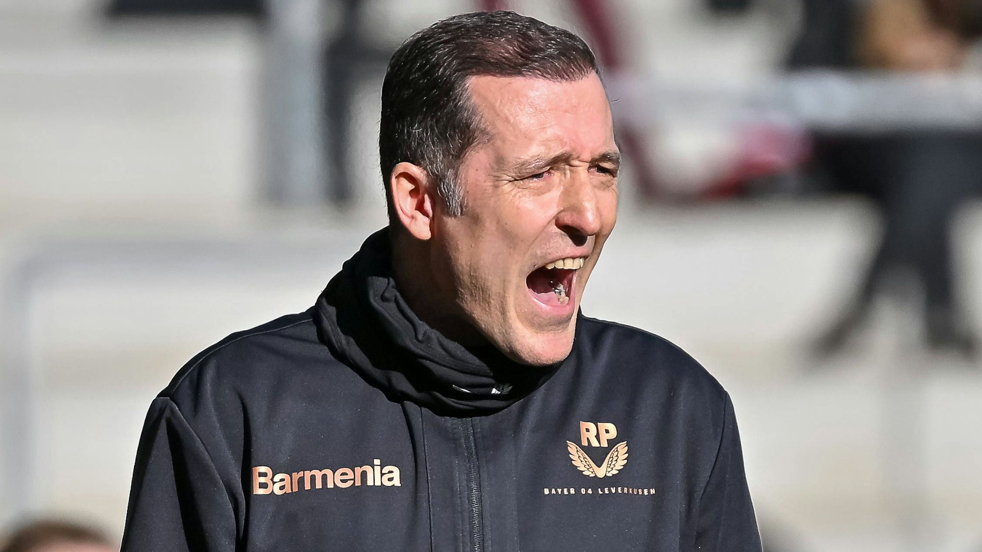 Roberto Paetzold Bayer 04 Leverkusen, Trainer mit Emotion. GER, SC Freiburg - Bayer 04 Leverkusen, Frauen-Fussball, Google Pixel Frauen-Bundesliga, 1. Spieltag, Saison 2024/2025, 26.01.2025 DFB REGULATIONS PROHIBIT ANY USE OF PHOTOGRAPHS AS IMAGE SEQUENCES AND/OR QUASI-VIDEO GER, SC Freiburg - Bayer 04 Leverkusen, Frauen-Fussball, Google Pixel Frauen-Bundesliga, 1. Spieltag, Saison 2024/2025, 26.01.2025 Freiburg *** Roberto Paetzold Bayer 04 Leverkusen, Coach with Emotion GER, SC Freiburg Bayer 04 Leverkusen, Womens Football, Google Pixel Frauen Bundesliga, 1 Spieltag, Saison 2024 2025, 26 01 2025 DFB REGULATIONS PROHIBIT ANY USE OF PHOTOGRAPHS AS IMAGE SEQUENCES AND OR QUASI VIDEO GER, SC Freiburg Bayer 04 Leverkusen, Womens Football, Google Pixel Frauen Bundesliga, 1 Spieltag, Saison 2024 2025, 26 01 2025 Freiburg Copyright: xEibner-Pressefoto/ThomasxHessx EP_THS