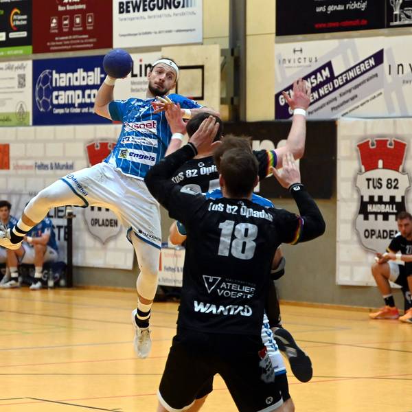 07.02.2025, Handball-TuS Opladen-Longericher SC Köln
hinten: Jonas Kämper (Longerich)
Foto: Uli Herhaus