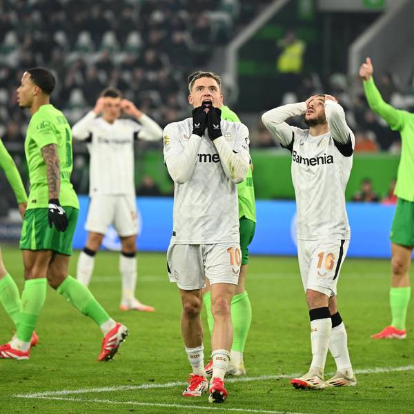 08.02.2025, Niedersachsen, Wolfsburg: Fußball: Bundesliga, VfL Wolfsburg - Bayer Leverkusen, 21. Spieltag, Volkswagen Arena. Leverkusens Florian Wirtz reagiert nach einer Torchance. Foto: Swen Pförtner/dpa - WICHTIGER HINWEIS: Gemäß den Vorgaben der DFL Deutsche Fußball Liga bzw. des DFB Deutscher Fußball-Bund ist es untersagt, in dem Stadion und/oder vom Spiel angefertigte Fotoaufnahmen in Form von Sequenzbildern und/oder videoähnlichen Fotostrecken zu verwerten bzw. verwerten zu lassen. +++ dpa-Bildfunk +++