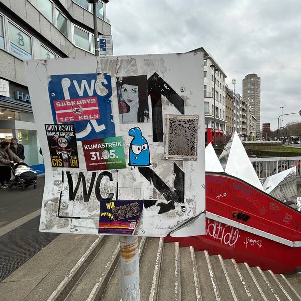 Dieser Zugang zur Westpassage des Ebertplatzes an der Bäckerei Heinemann soll als einer von dreien mit einer Betonplatte geschlossen werden.