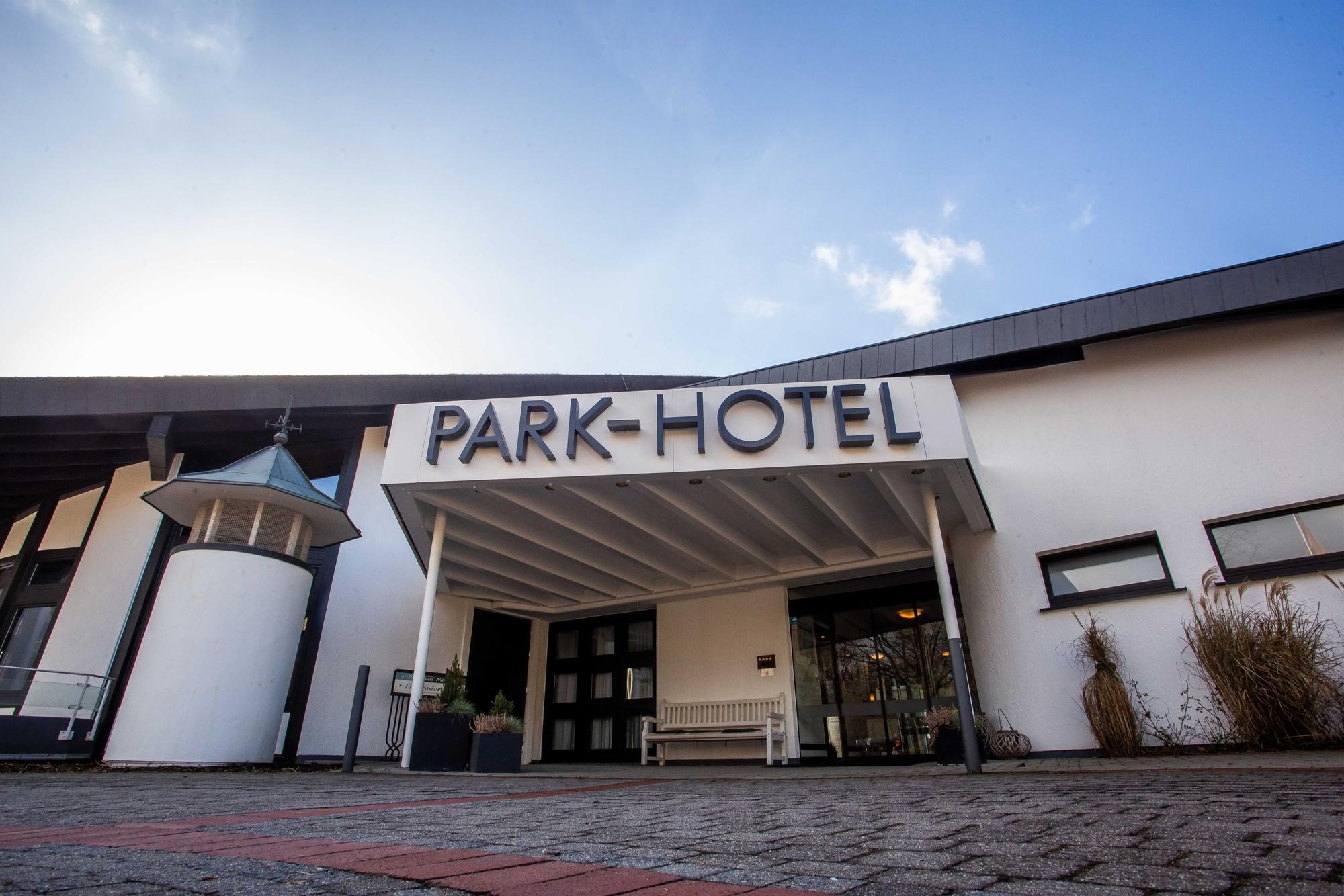 Blick auf den Eingangsbereich des Park-Hotels.