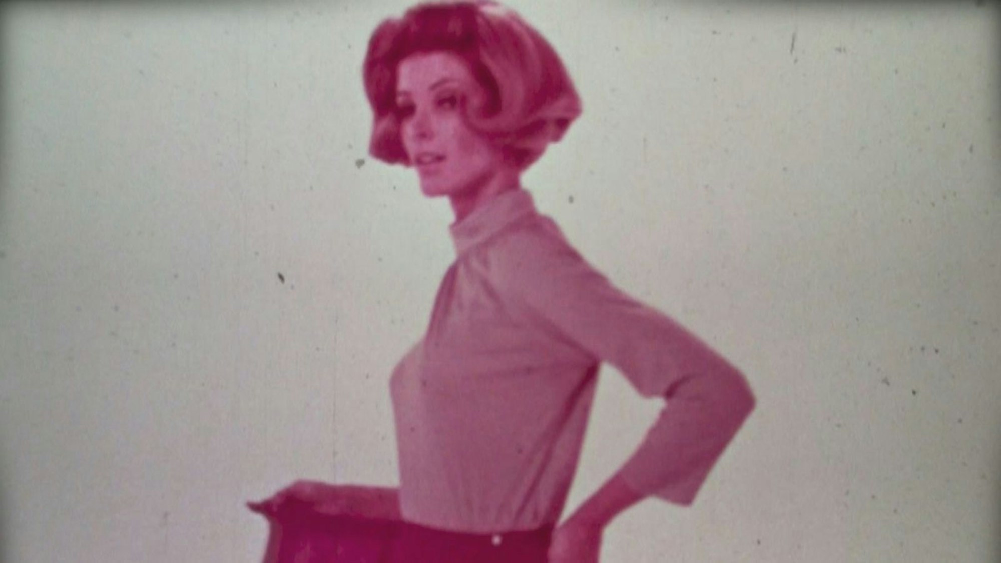 Ein Werbespot aus den 70-ern zeigt, wie die Airline mit der Attraktivität ihrer Flugbegleiterinnen warb. Für junge Frauen aus dem konservativen Texas wie Wadle war der Job dennoch eine Befreiung. Er versprach Unabhängigkeit und Freiheit von gesellschaftlichen Zwängen.