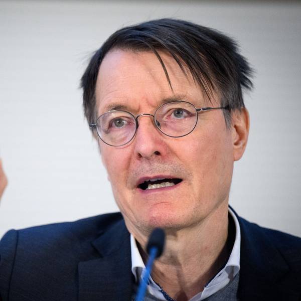28.01.2025, Berlin: Karl Lauterbach (SPD), Bundesminister für Gesundheit, äußert sich bei einer Pressekonferenz im Rahmen eines Besuch des Deutschen Herzzentrums der Charité über den Fortgang der Krankenhausreform. Foto: Bernd von Jutrczenka/dpa +++ dpa-Bildfunk +++