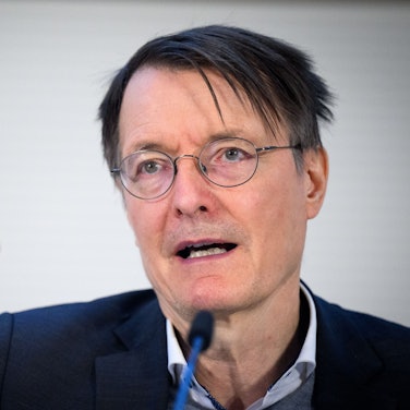 28.01.2025, Berlin: Karl Lauterbach (SPD), Bundesminister für Gesundheit, äußert sich bei einer Pressekonferenz im Rahmen eines Besuch des Deutschen Herzzentrums der Charité über den Fortgang der Krankenhausreform. Foto: Bernd von Jutrczenka/dpa +++ dpa-Bildfunk +++