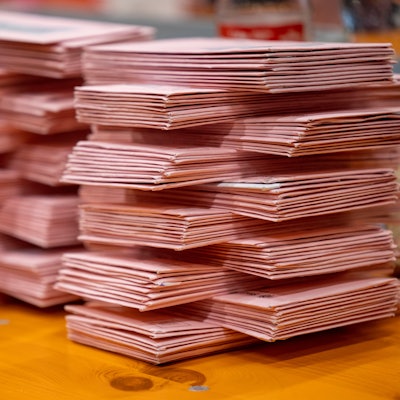 Die Briefwahl in Köln kann noch bis zum 21. Februar beantragt werden (Symbolbild).