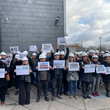 Menschen protestieren