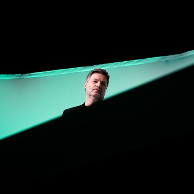 08.02.2025, Berlin: Robert Habeck (Bündnis 90/Die Grünen), Kanzlerkandidat der Grünen und Bundesminister für Wirtschaft und Klimaschutz, steht bei einer Wahlkampfveranstaltung der Grünen unter dem Motto «Dialog statt Duell» in der Columbiahalle auf der Bühne. Foto: Christoph Soeder/dpa +++ dpa-Bildfunk +++