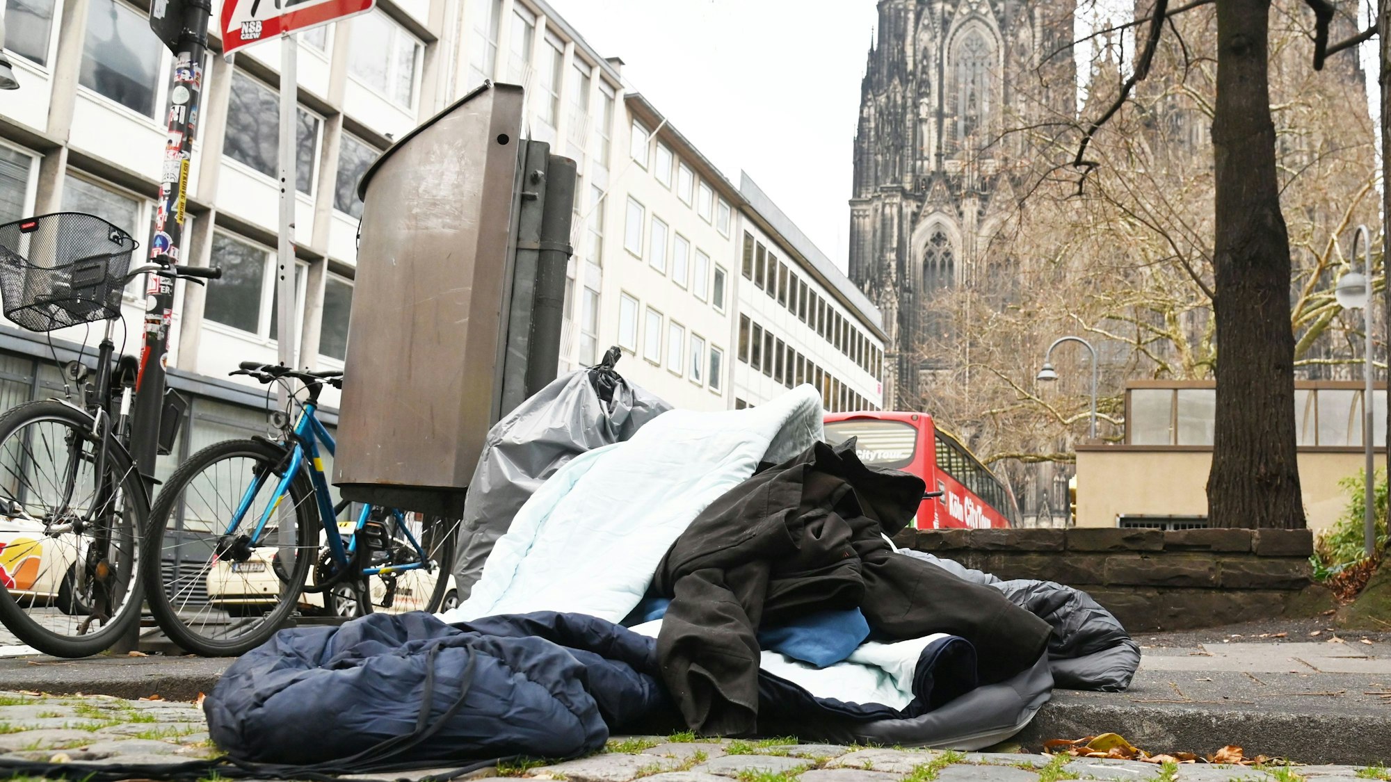 Müll im Kölner Straßenbild.
