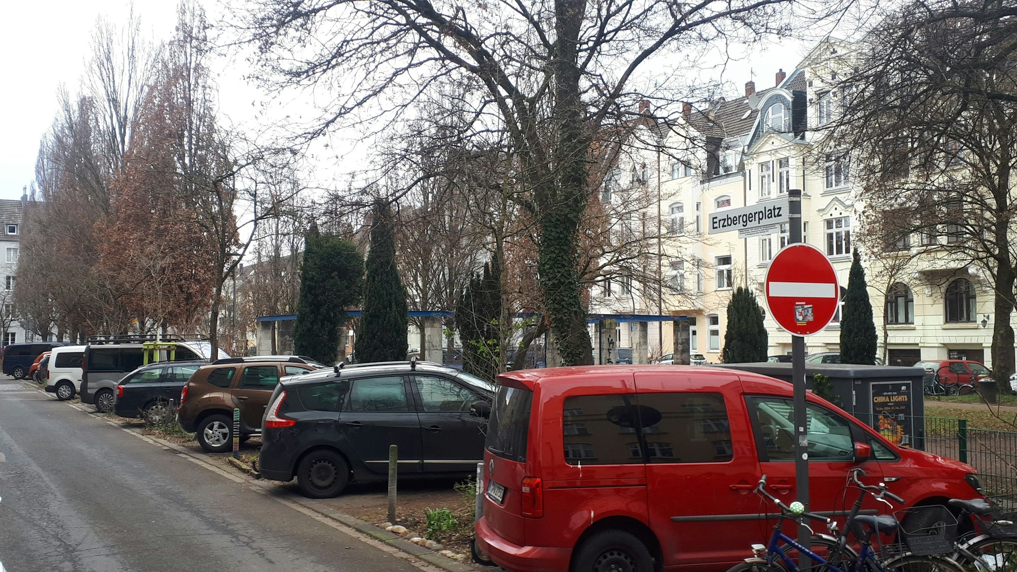 Das Parken rings um den Erzbergerplatz soll bald der Vergangenheit angehören.