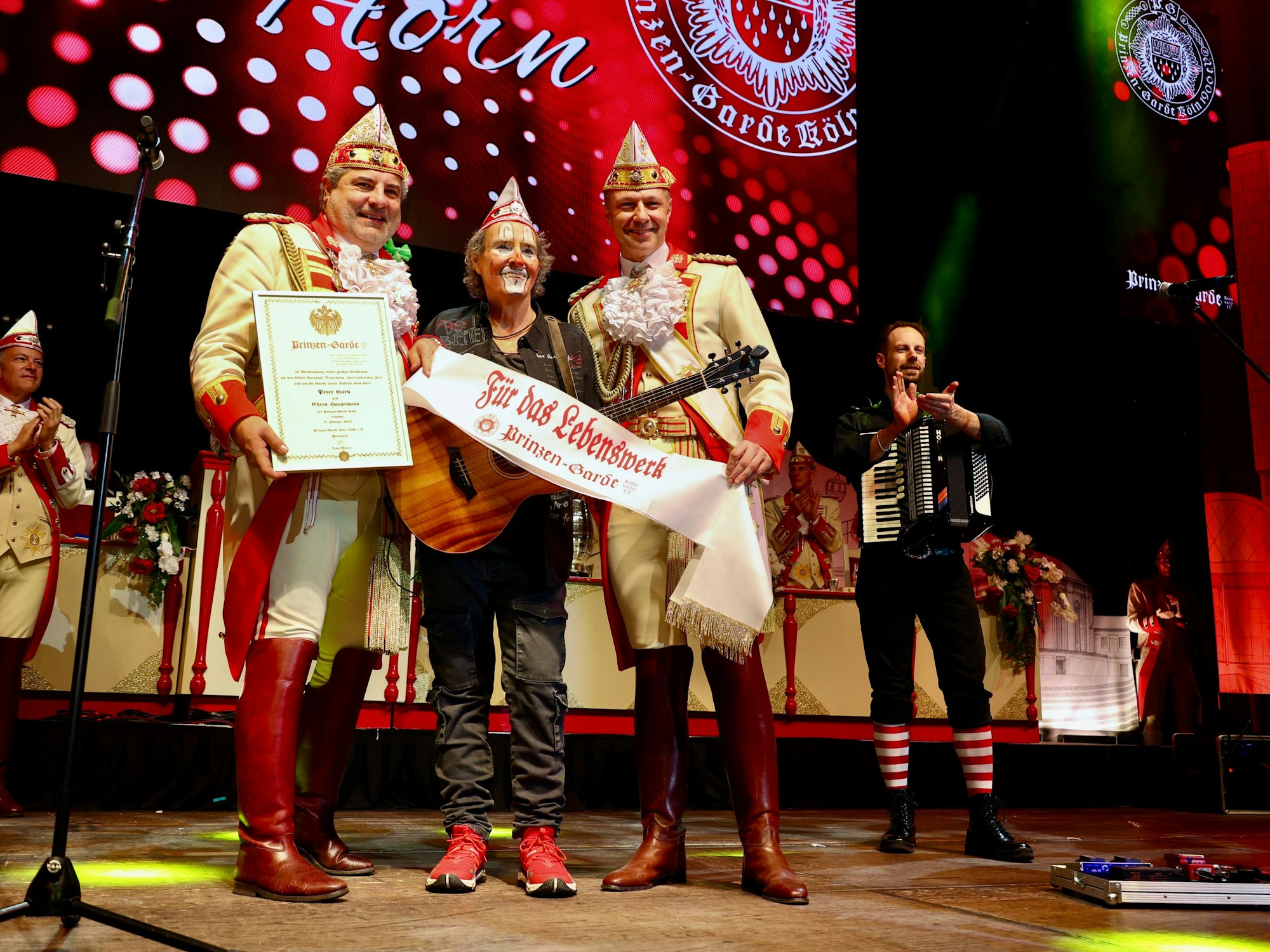 Die Prinzen-Garde ehrte Peter Horn für sein Lebenswerk.