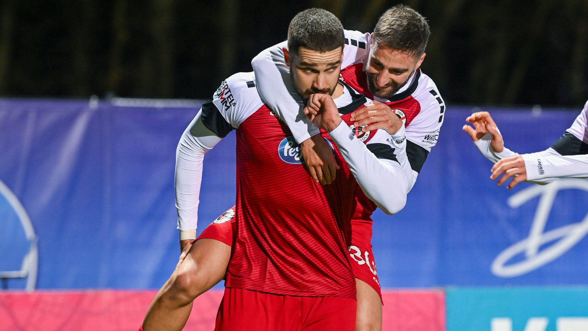 Viktorias Torjäger: Tyger Lobinger (vorne) und Semih Güler