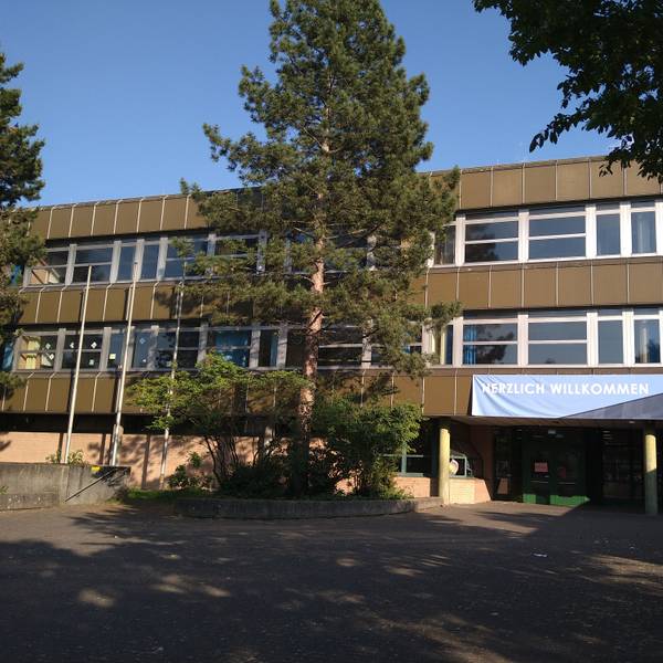 Eingang Heinrich-Mann-Gymnasium