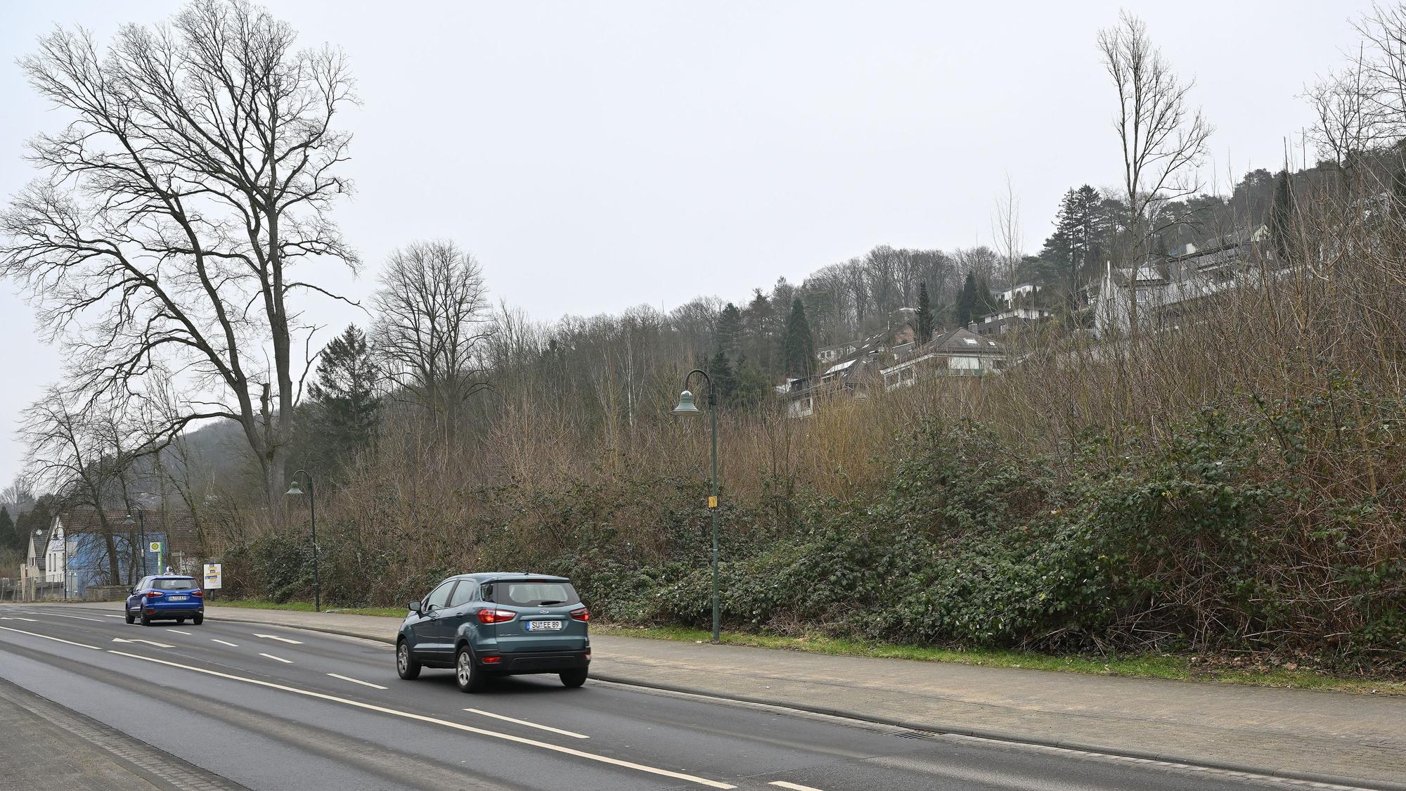 Der Kauf eines Grundstücks, das zwischen der Bergischen Landstraße und der Straße „Auf dem Rosenberg“ liegt, ist vom Rösrather Stadtrat beschlossen. Es fehlt aber noch die Unterschrift von Bürgermeisterin Bondina Schulze.