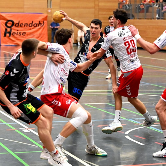 29.11.2024, Handball-Longercher SC Köln-Berg. Panther
mitte: Ante Simic (Panther)
Foto: Uli Herhaus