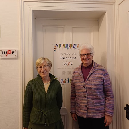 Maria Luisa Binda und Monika Berger-Lohr von der Lupe