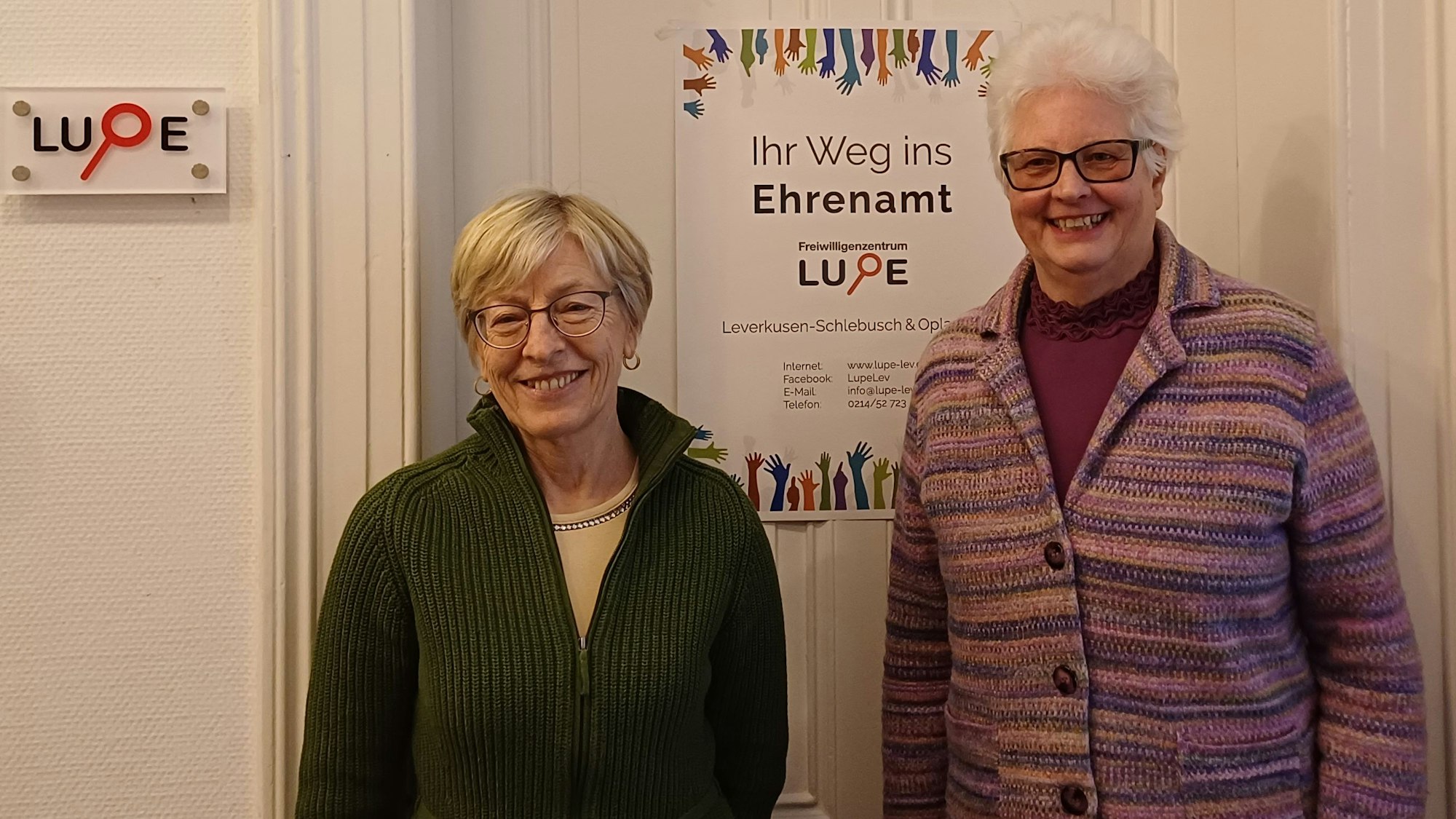 Maria Luisa Binda und Monika Berger-Lohr von der Lupe