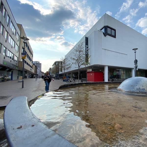 Zu sehen ist die Sinn-Filiale in Brühl.