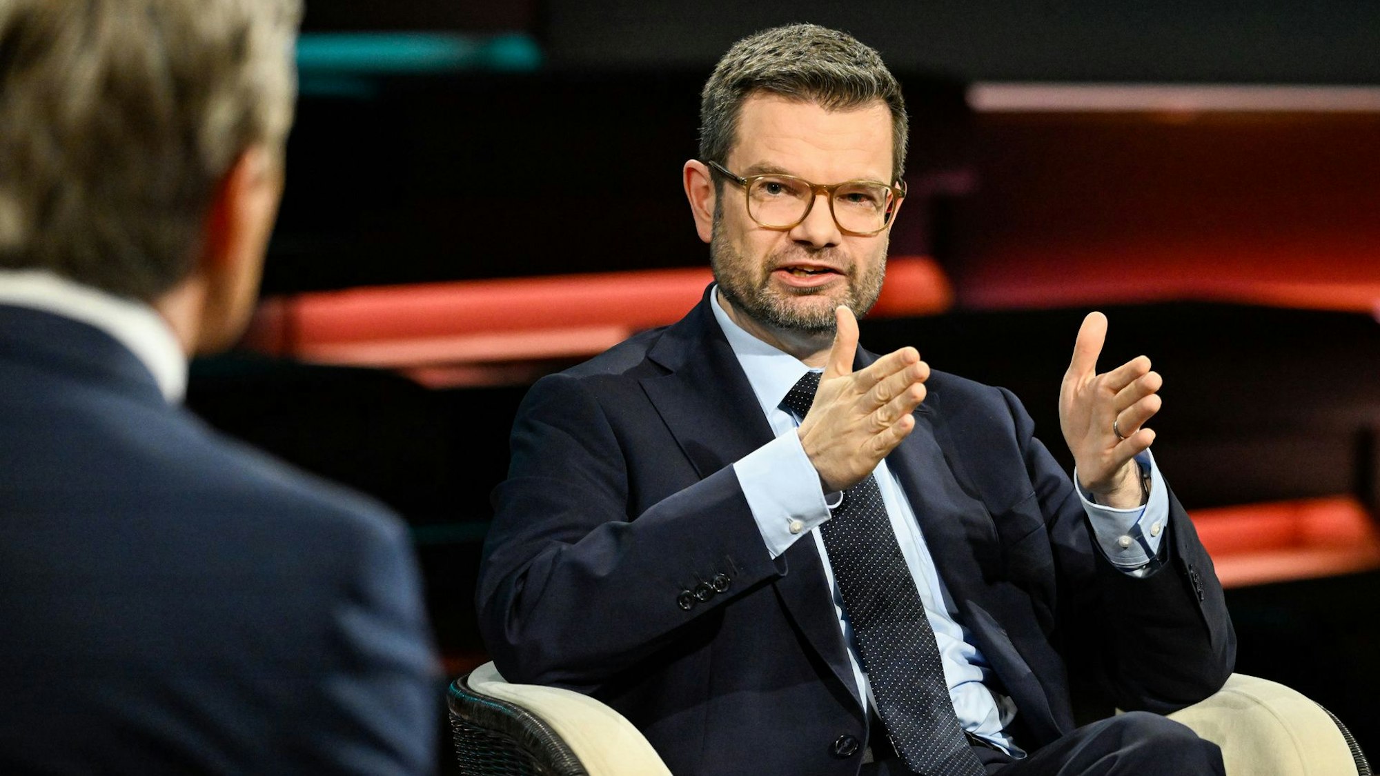 Markus Lanz fühlte in seiner Sendung dem FDP-Generalsekretär Marco Buschmann auf den Zahn, nachdem Parteichef Christian Lindner sich über zu wenig Sendezeit im ZDF beschwert hatte.