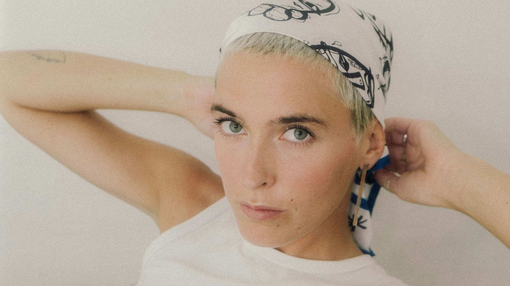 Die Gummersbacher Sängerin Karolin Gärtner, alias „Cage“ im Porträt.