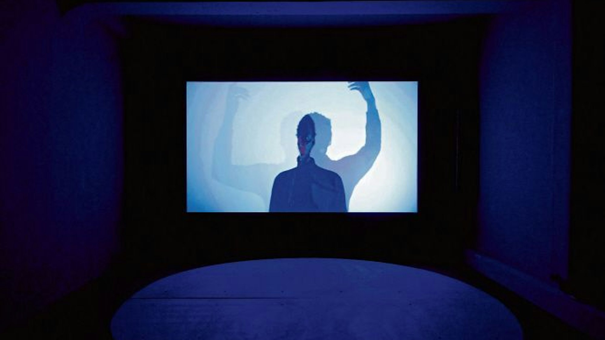 Blick in die Ausstellung „Gwangju Lessons“ der Kölner Akademie der Künste der Welt: Christian Nyampetas „The Landing Between Us“