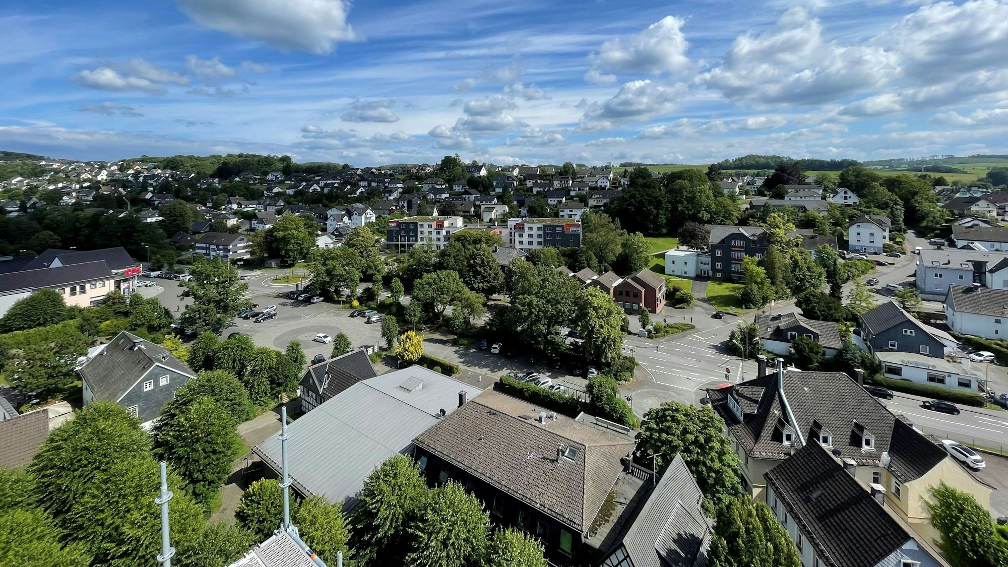 Der Lindlarer Ortskern, fotografiert vom Turm der Kirche St. Severin.