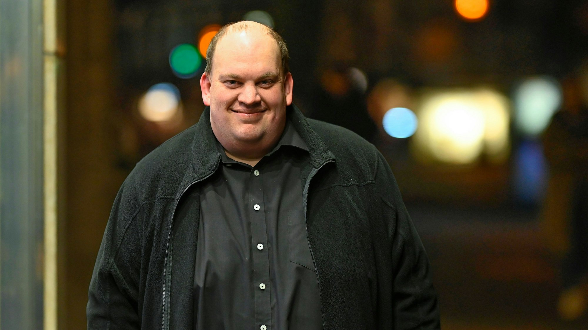 Ein Porträtfoto von Tobias Vormstein.