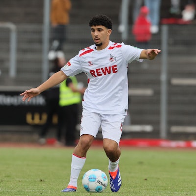 Testspiel im Leimbachstadion in Siegen, Sportfreunde Siegen (Oberliga Wetsfalen) vs. 1. FC Köln, Fayssal harchaoui (1. FC Köln), 05.07.2024, Bild: Herbert Bucco