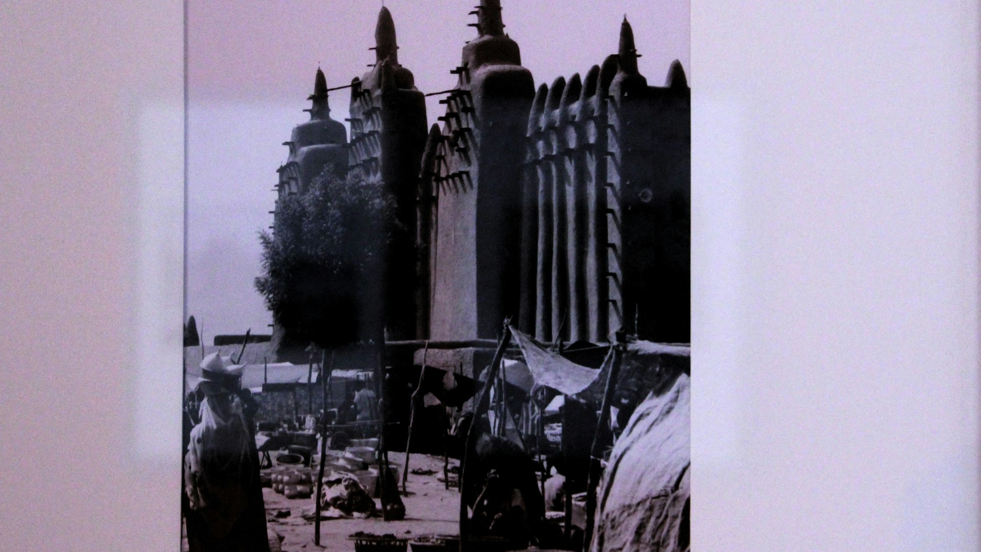 Ein analoges Bild der Moschee in Djenné.