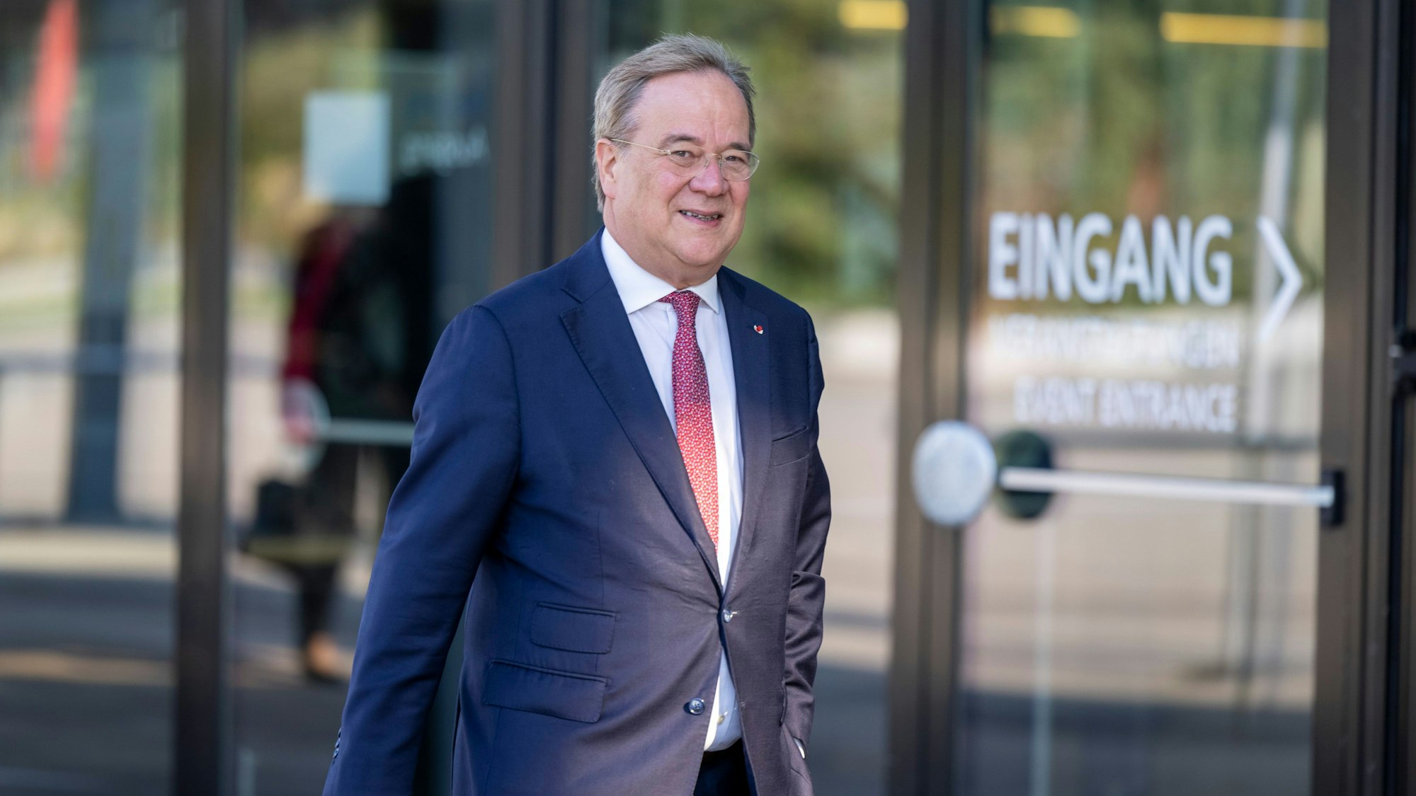 ARCHIV - 01.09.2024, Nordrhein-Westfalen, Bonn: Armin Laschet, ehemaliger CDU/CSU-Kanzlerkandidat, kommt zu der Festveranstaltung 75 Jahre CDU/CSU-Fraktion im Deutschen Bundestag, die im World Conference Center im ehemaligen Plenarsaal des Deutschen Bundestags stattfindet. (zu dpa: «Laschet mahnt: Sticheleien passen nicht zum Ernst der Lage») Foto: Thomas Banneyer/dpa +++ dpa-Bildfunk +++