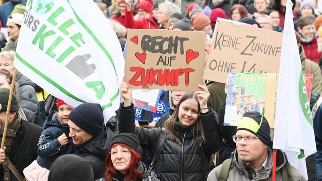 Kurz vor der Bundestagswahl im Februar demonstrierte Fridays for Future auf dem Kölner Heumarkt. Auch vor der Kommunalwahl will die Bewegung für ein klimagerechtes Köln protestieren.