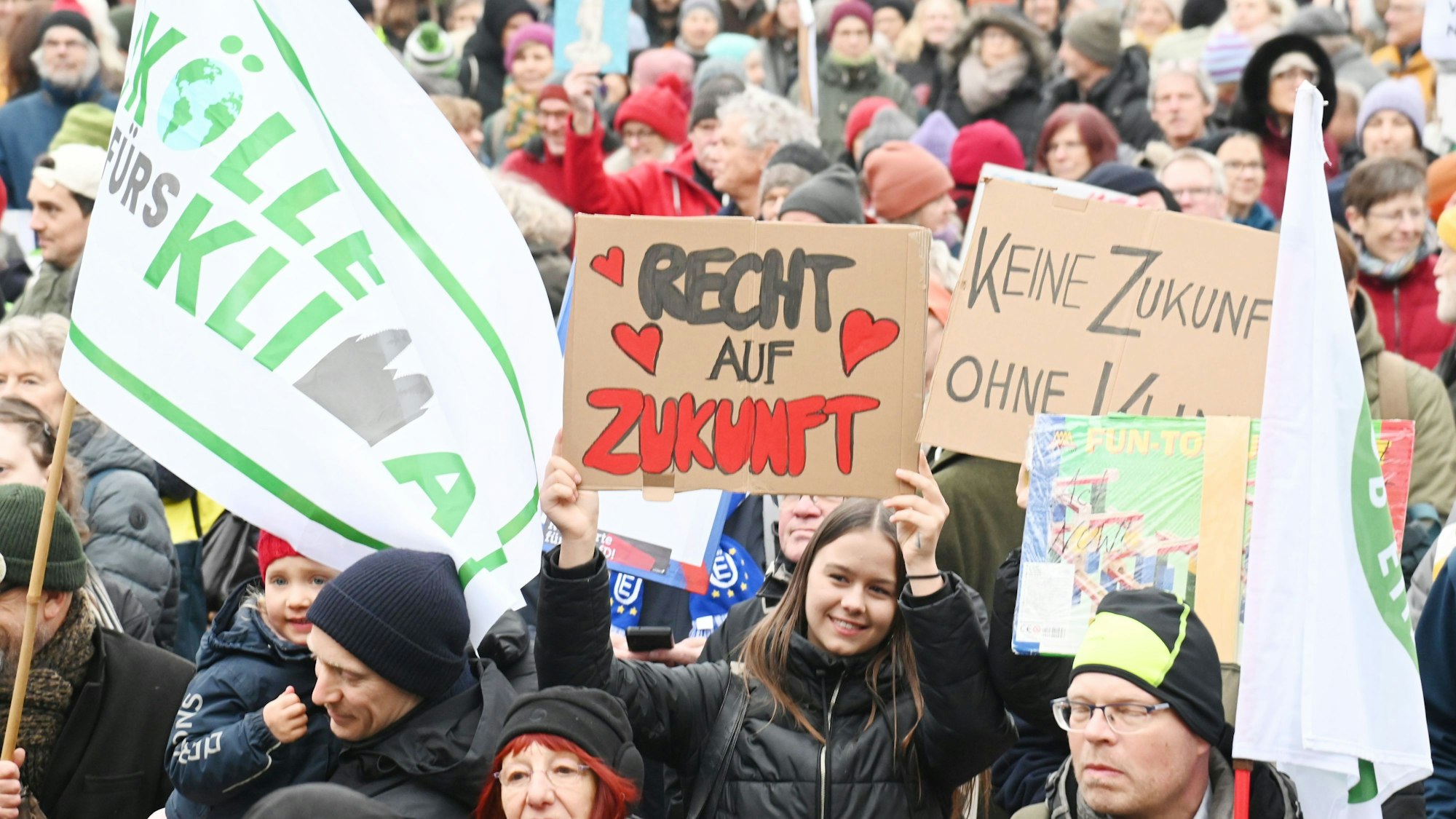 Kurz vor der Bundestagswahl im Februar demonstrierte Fridays for Future auf dem Kölner Heumarkt. Auch vor der Kommunalwahl will die Bewegung für ein klimagerechtes Köln protestieren.