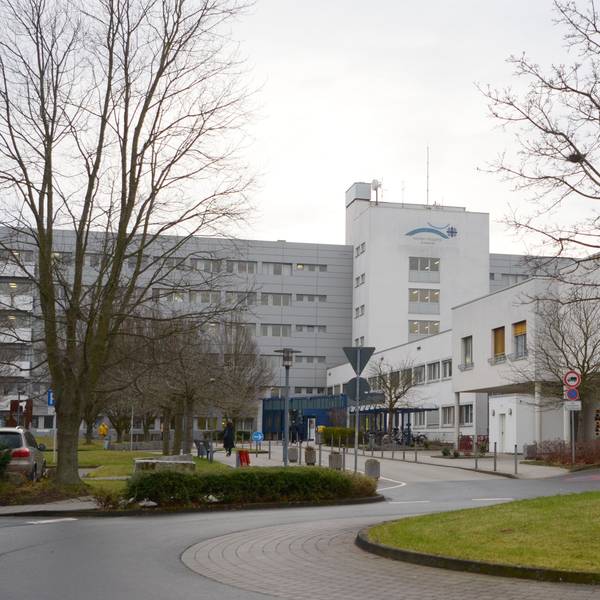 Das Bild zeigt das Gebäude des Marien-Hospitals.