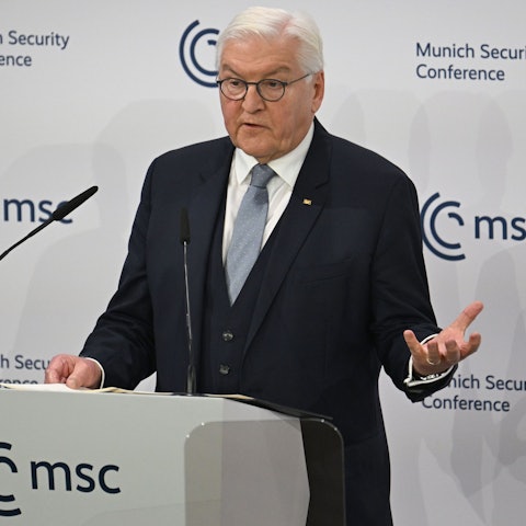 Bundespräsident Frank-Walter Steinmeier spricht zu Beginn der 61. Münchner Sicherheitskonferenz (MSC), die vom 14. bis zum 16. Februar 2025 im Hotel Bayerischer Hof in München stattfindet.