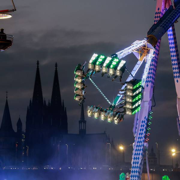 Die Herbstkirmes am Deutzer Rheinufer 2024.