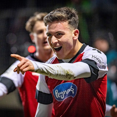 3. Liga: FC Viktoria Köln - Alemannia Aachen, 14.02.2025 Torjubel bei der Viktoria: Said el Mala FC Viktoria Köln, 22 gleicht zum 1:1 aus Köln, 14.02.2025, 24. Spieltag der 3. Fußball-Liga: FC Viktoria Köln - Alemannia Aachen im Sportpark Höhenberg in Köln. Die DFL-Bestimmungen verbieten die Verwendung von Fotografien als Bildsequenzen und / oder Quasi-Videos. *** 3 Liga FC Viktoria Köln Alemannia Aachen, 14 02 2025 Goal celebration at Viktoria Said el Mala FC Viktoria Köln, 22 equalizes to 1 1 Cologne, 14 02 2025, 24 matchday of the 3 soccer league FC Viktoria Köln Alemannia Aachen at Sportpark Höhenberg in Cologne The DFL regulations prohibit the use of photographs as image sequences and or quasi videos Copyright: xBEAUTIFULxSPORTS/AxelxKohringx