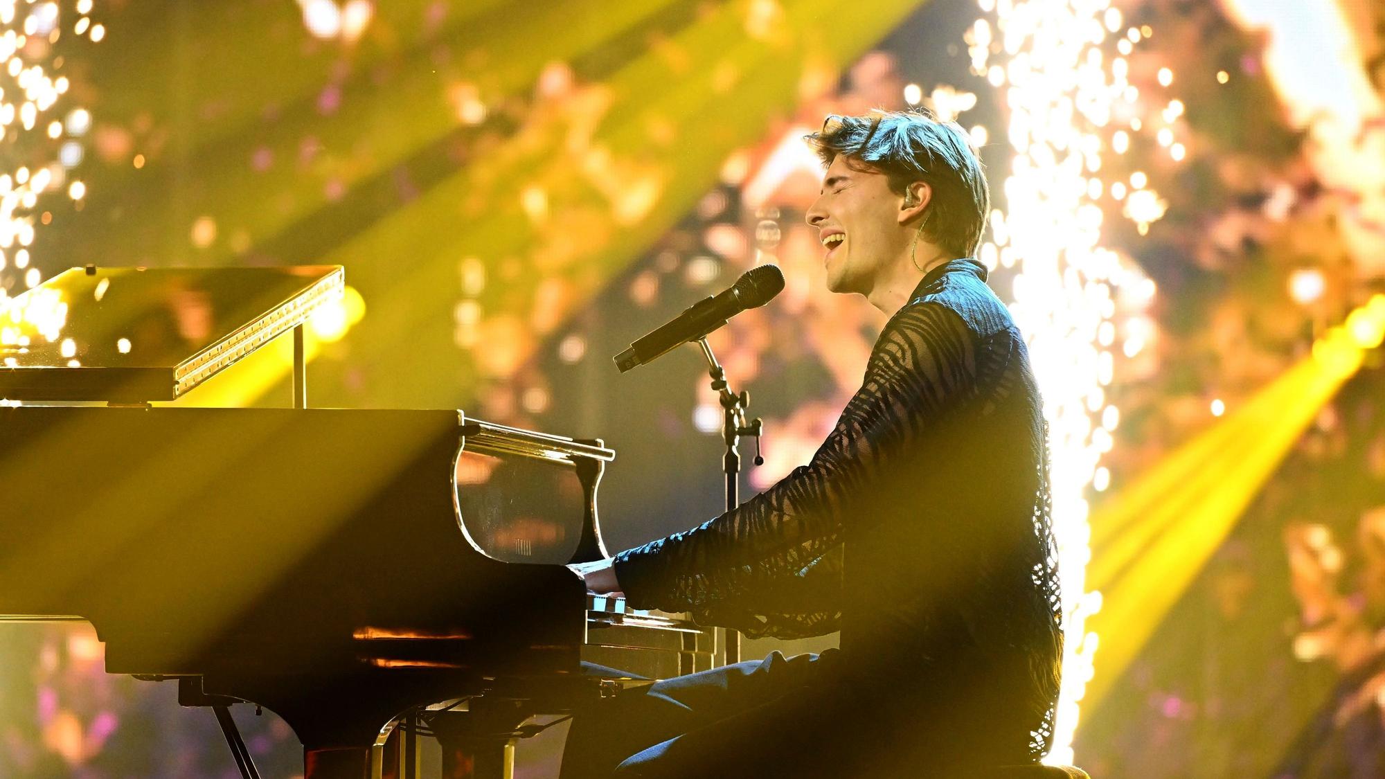 Jonathan Henrich aus Köln tritt in der ersten Show beim deutschen Vorentscheid des Eurovision Song Contest (ESC) auf.