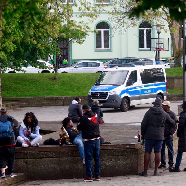 Alltag am Ebertplatz: Die Polizei muss sich täglich mit den Folgen des Drogenhandels auseinandersetzen.