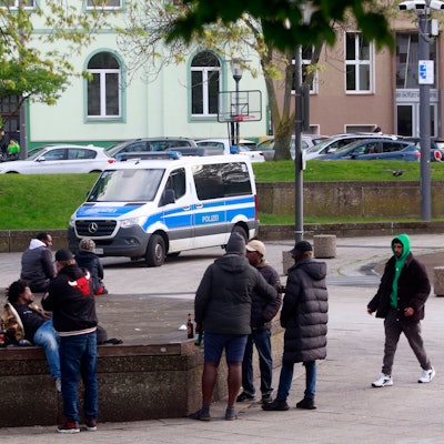 Alltag am Ebertplatz: Die Polizei muss sich täglich mit den Folgen des Drogenhandels auseinandersetzen.