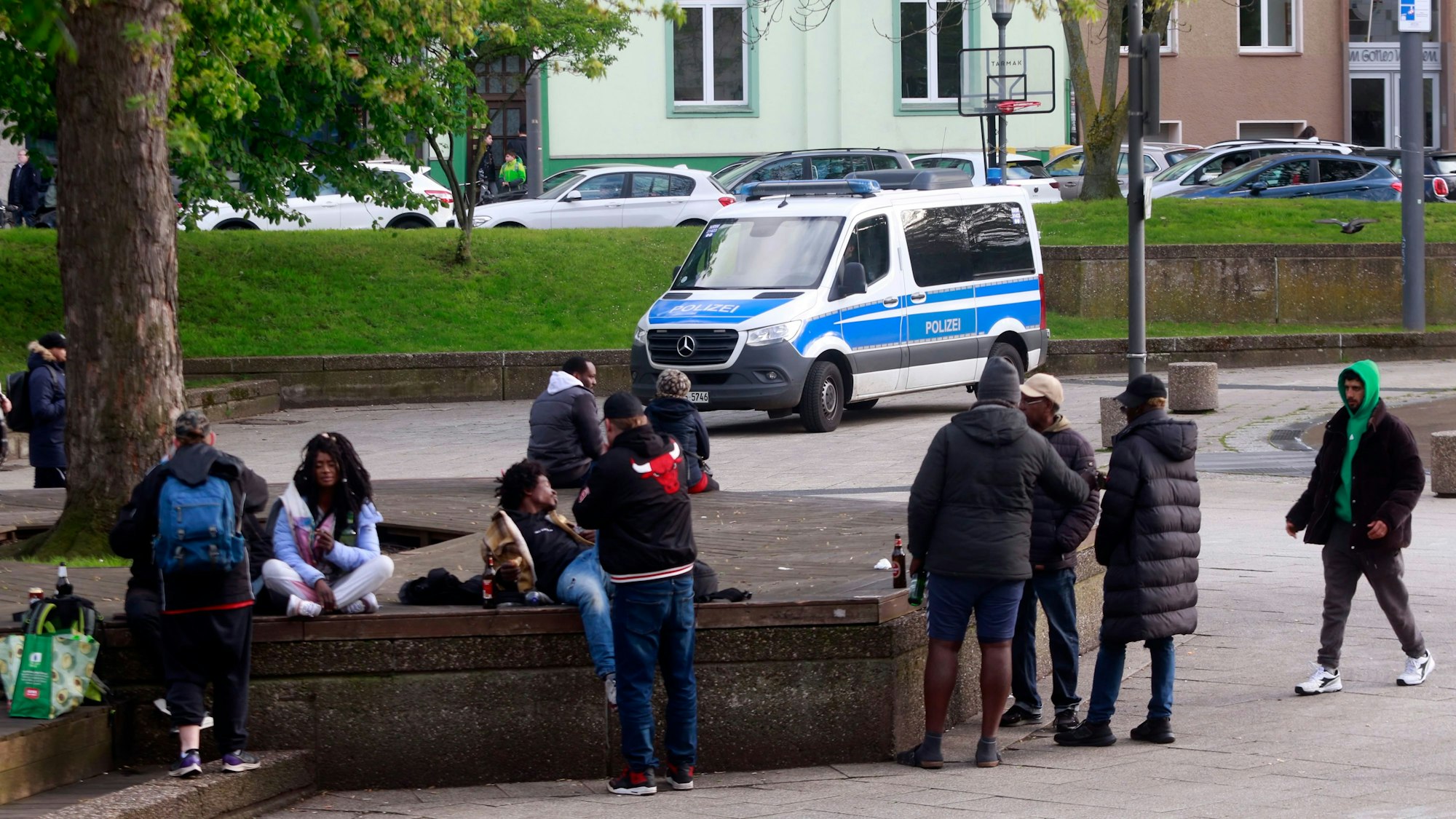 Alltag am Ebertplatz: Die Polizei muss sich täglich mit den Folgen des Drogenhandels auseinandersetzen.