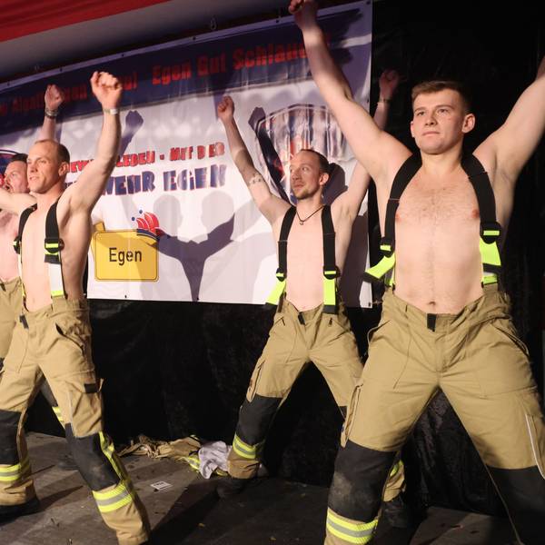 Das Foto zeigt einen Auftritt der "Firedancer".