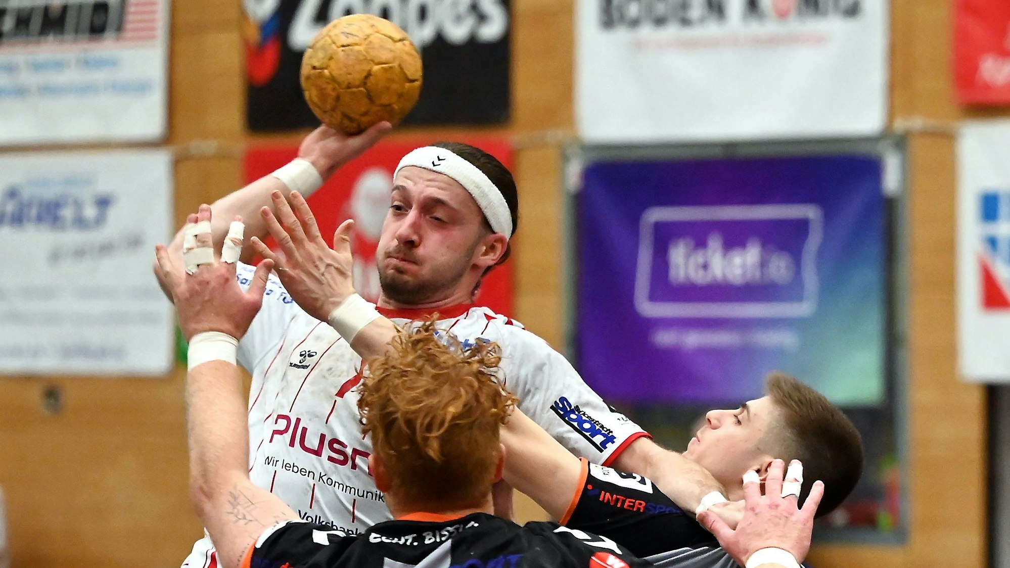 29.11.2024, Handball-Longercher SC Köln-Berg. Panther
hinten: Jonas Kämper (Longerich)
Foto: Uli Herhaus