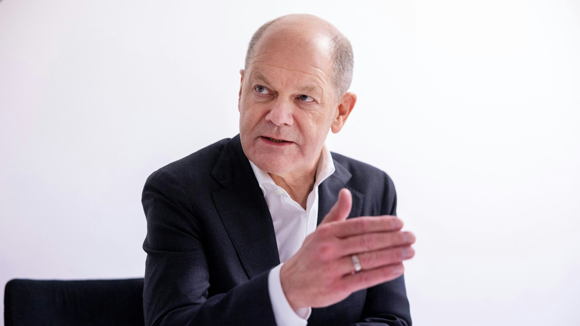 04.02.2025, Marl: Interview mit Bundeskanzler Olaf Scholz nach einem Bürgerforum in Marl.
Foto: Michael Bause