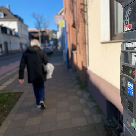 Zu sehen ist ein Parkautomat.