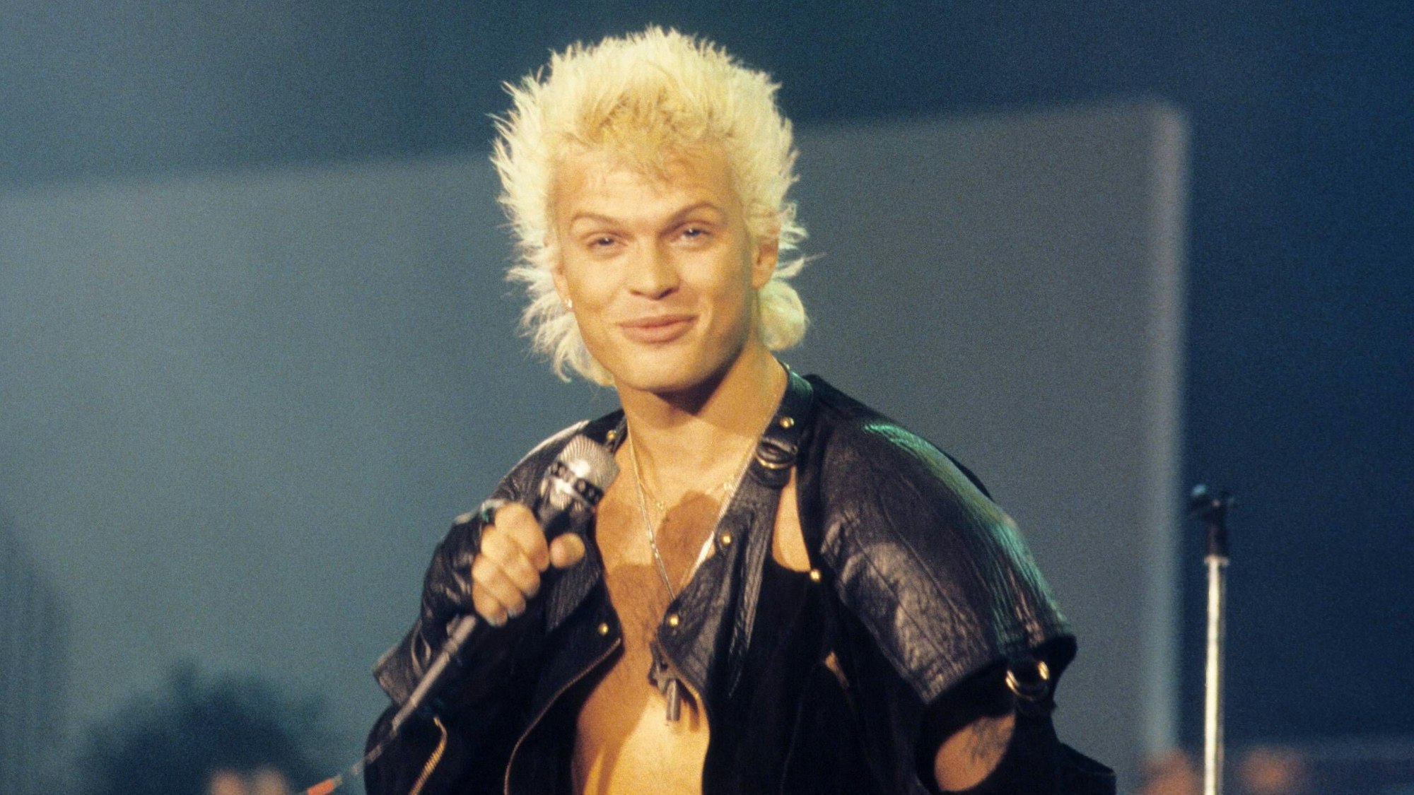Billy Idol bei einem Auftritt im Jahre 1986.