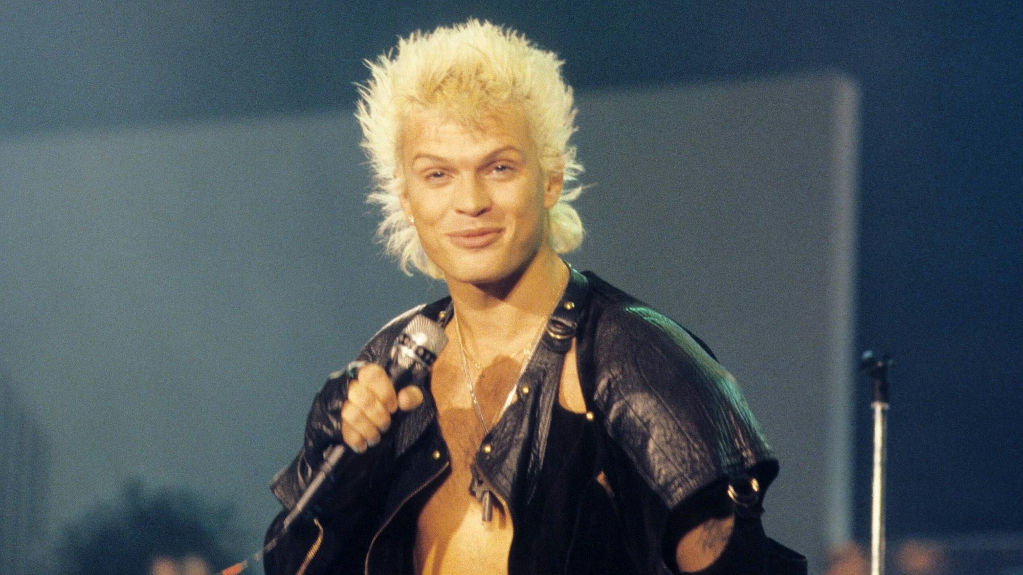 Billy Idol bei einem Auftritt im Jahre 1986.
