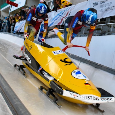 Leonie Fiebig (links) und Pilotin Kim Kalicki bei der Bob-WM Anfang März 2024 in Winterberg