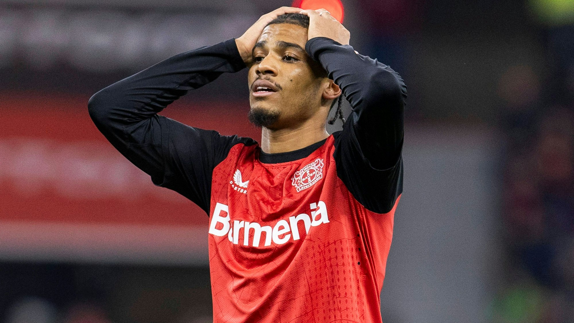 Amine Adli nach seiner verpassten Torchance gegen die Bayern